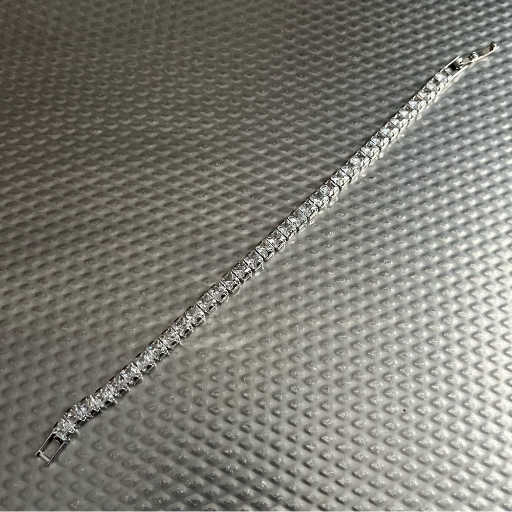 Square cut tennis bracelet, 6” long - Picture 2 of 7